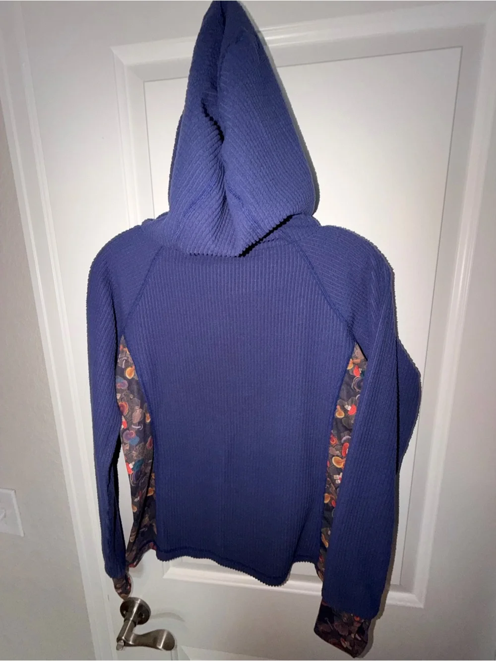 Youer Climb on hoodie, Purple & Cosmic Mushroom Size XS - Picture 9 of 10